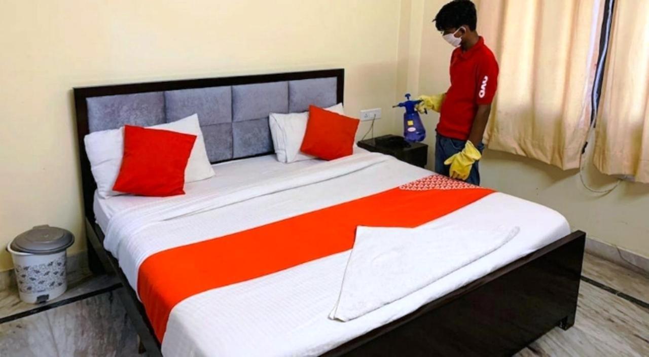 Hotel Rashmi Агра Екстериор снимка