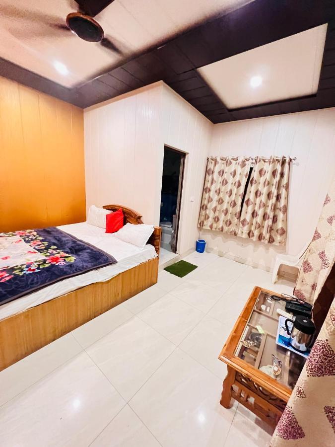 Hotel Rashmi Агра Екстериор снимка