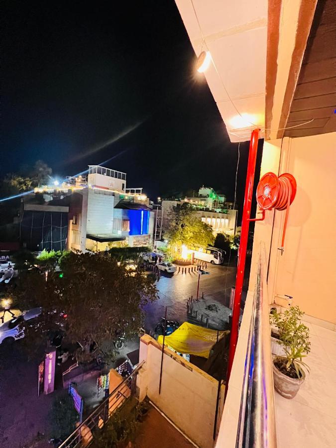Hotel Rashmi Агра Екстериор снимка