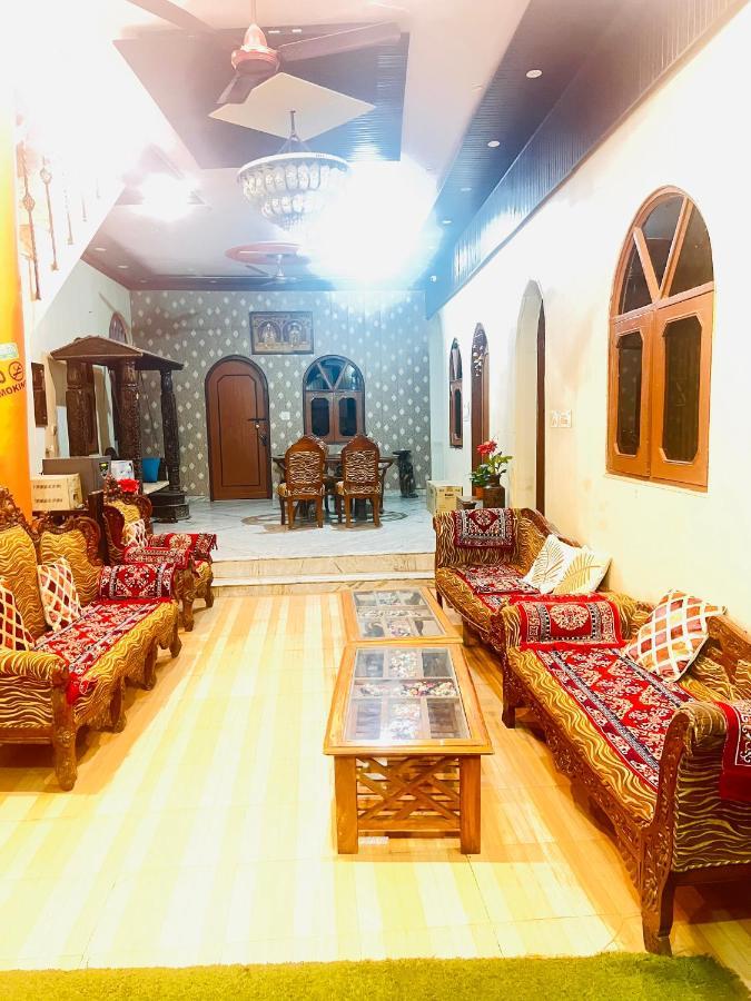 Hotel Rashmi Агра Екстериор снимка