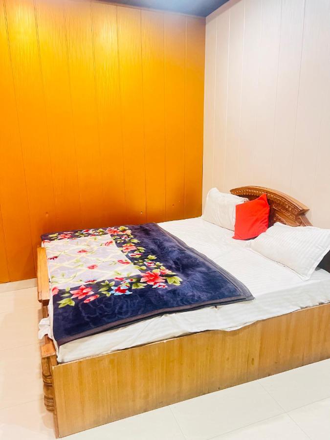Hotel Rashmi Агра Екстериор снимка