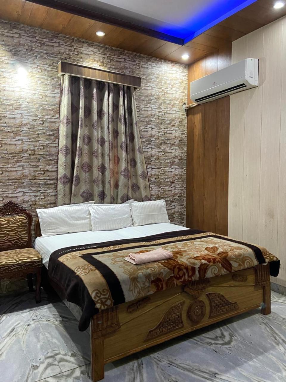 Hotel Rashmi Агра Екстериор снимка