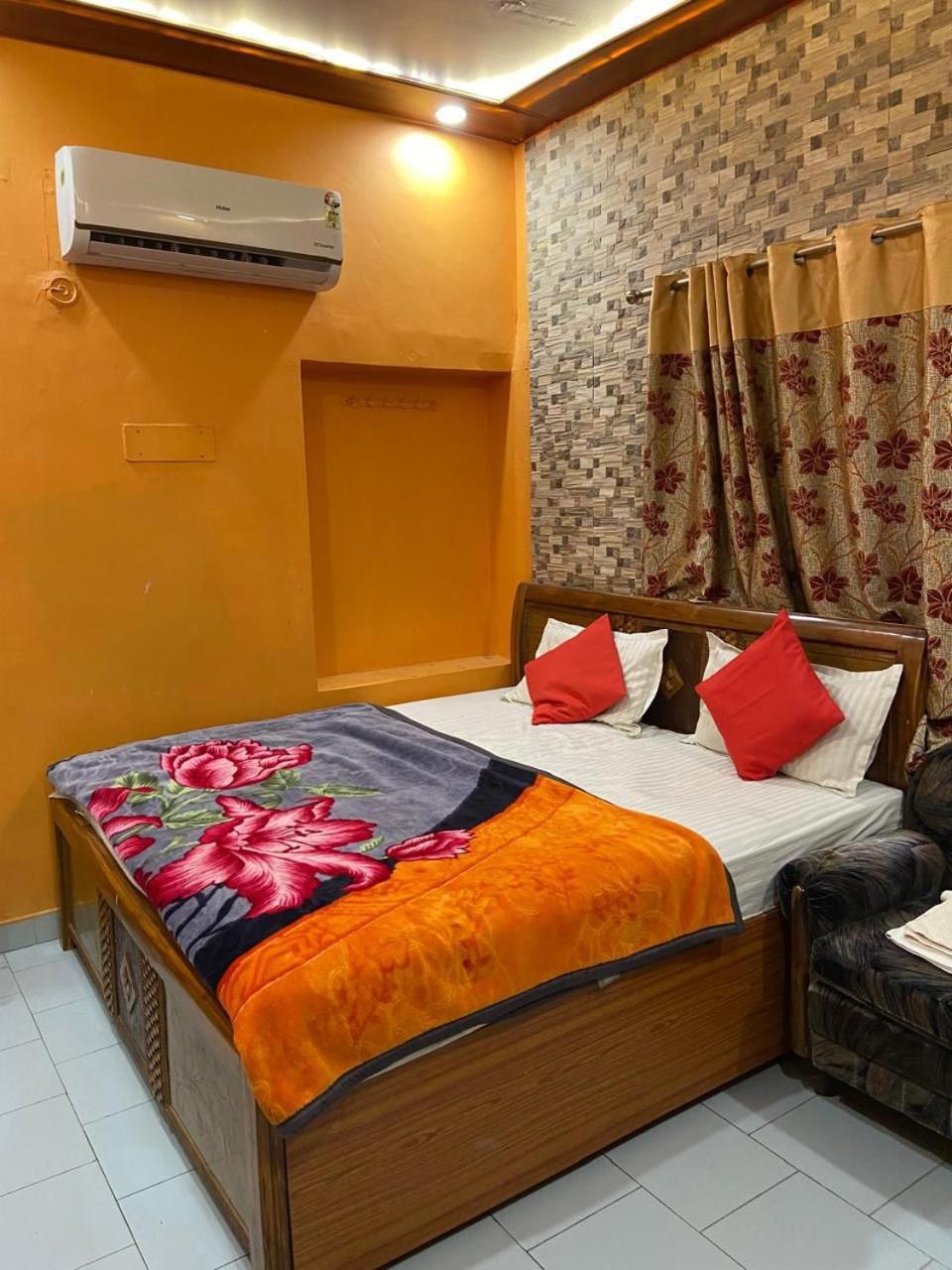 Hotel Rashmi Агра Екстериор снимка