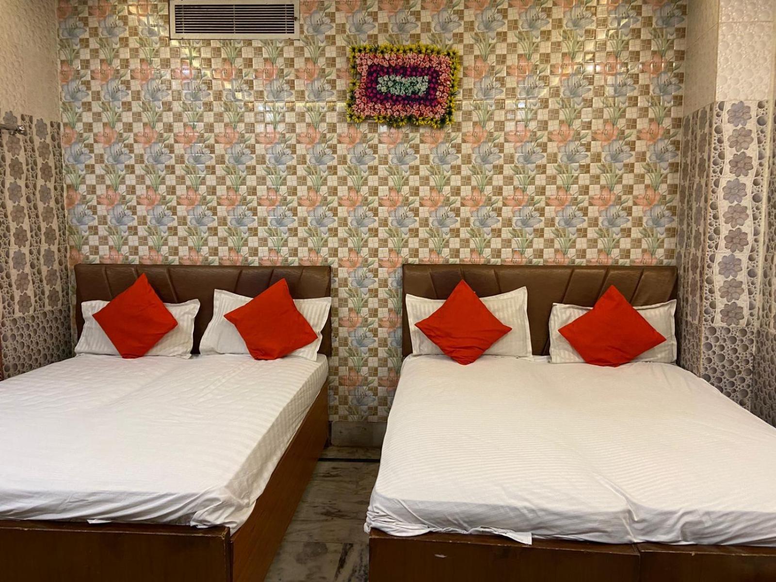 Hotel Rashmi Агра Екстериор снимка