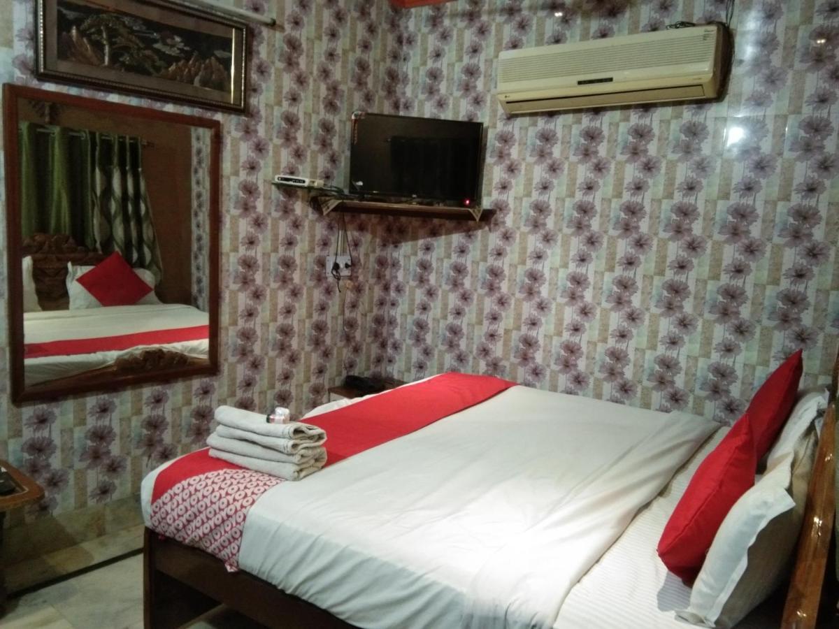 Hotel Rashmi Агра Екстериор снимка