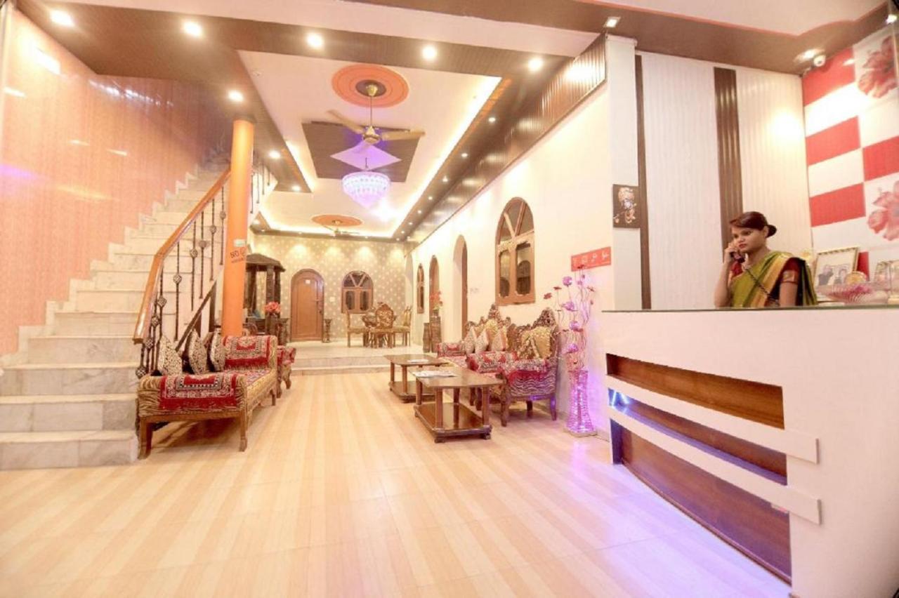 Hotel Rashmi Агра Екстериор снимка