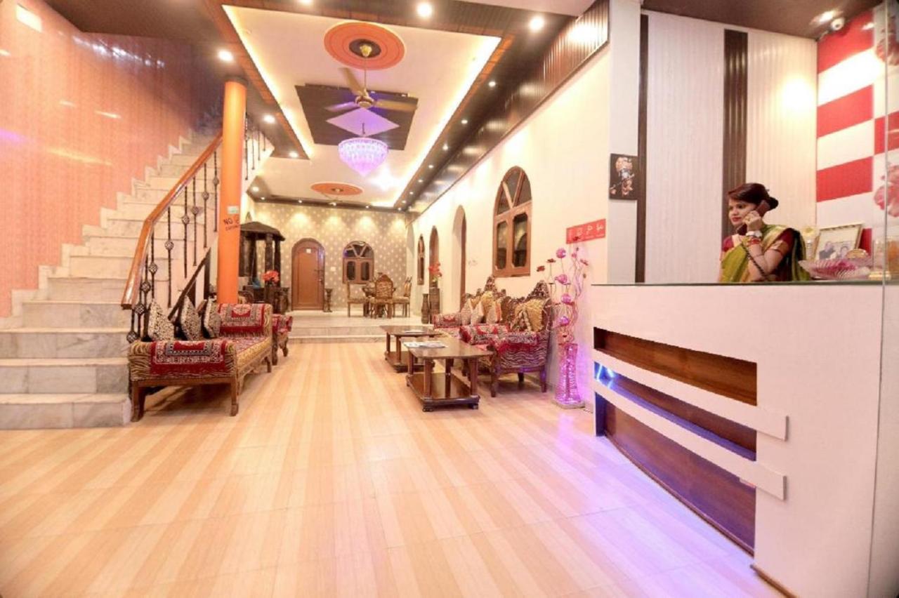 Hotel Rashmi Агра Екстериор снимка