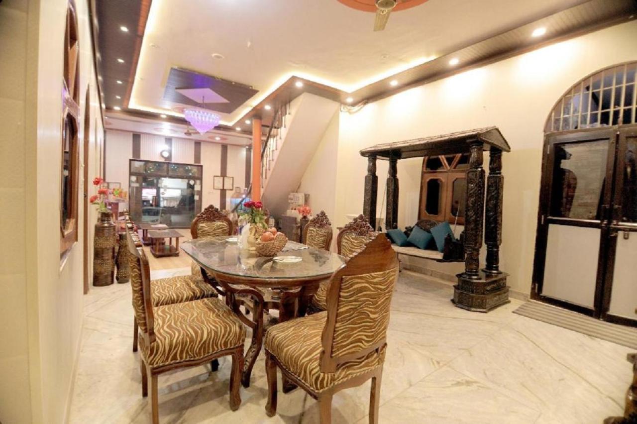Hotel Rashmi Агра Екстериор снимка
