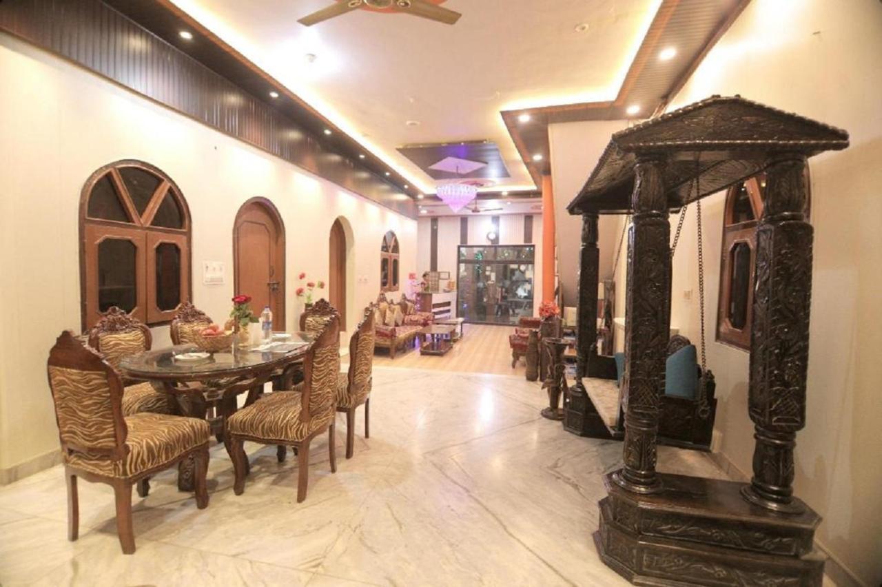 Hotel Rashmi Агра Екстериор снимка