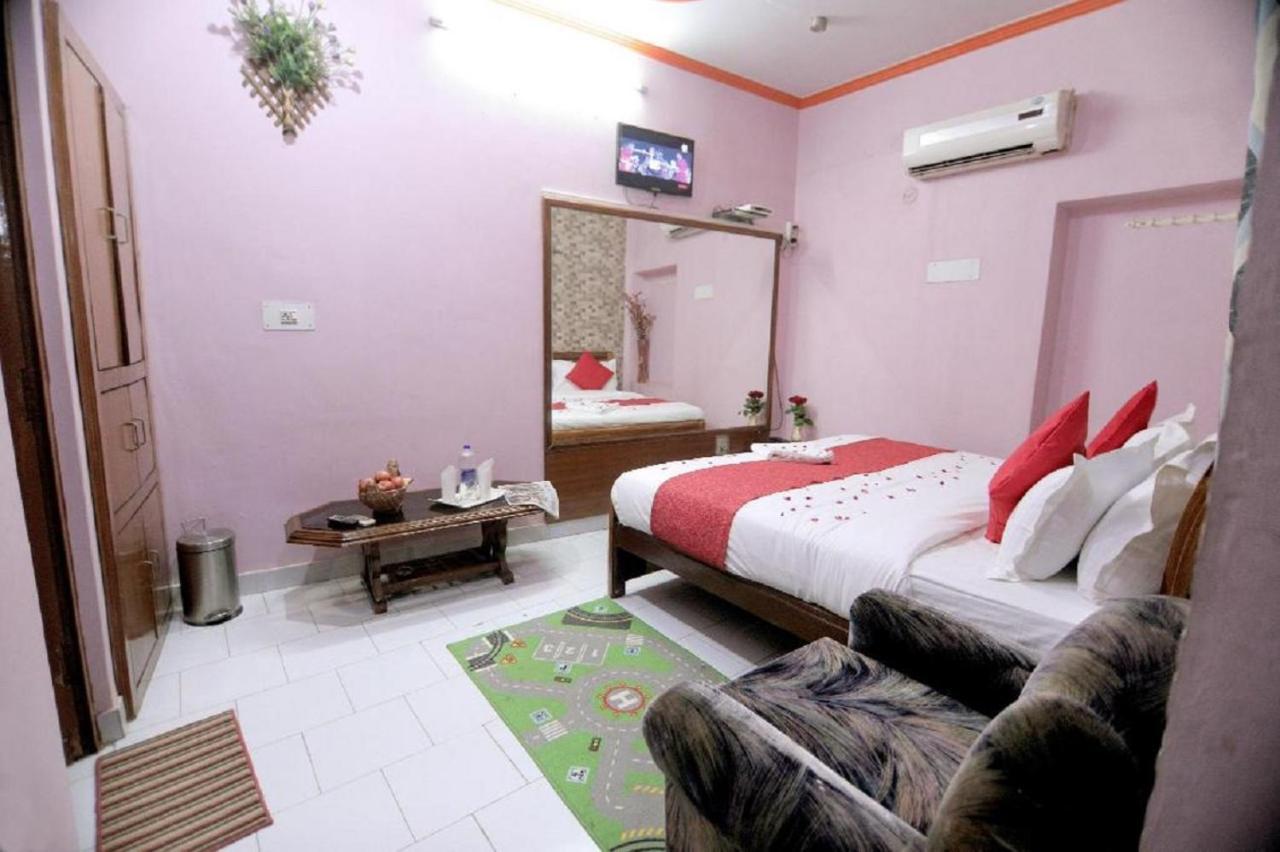Hotel Rashmi Агра Екстериор снимка