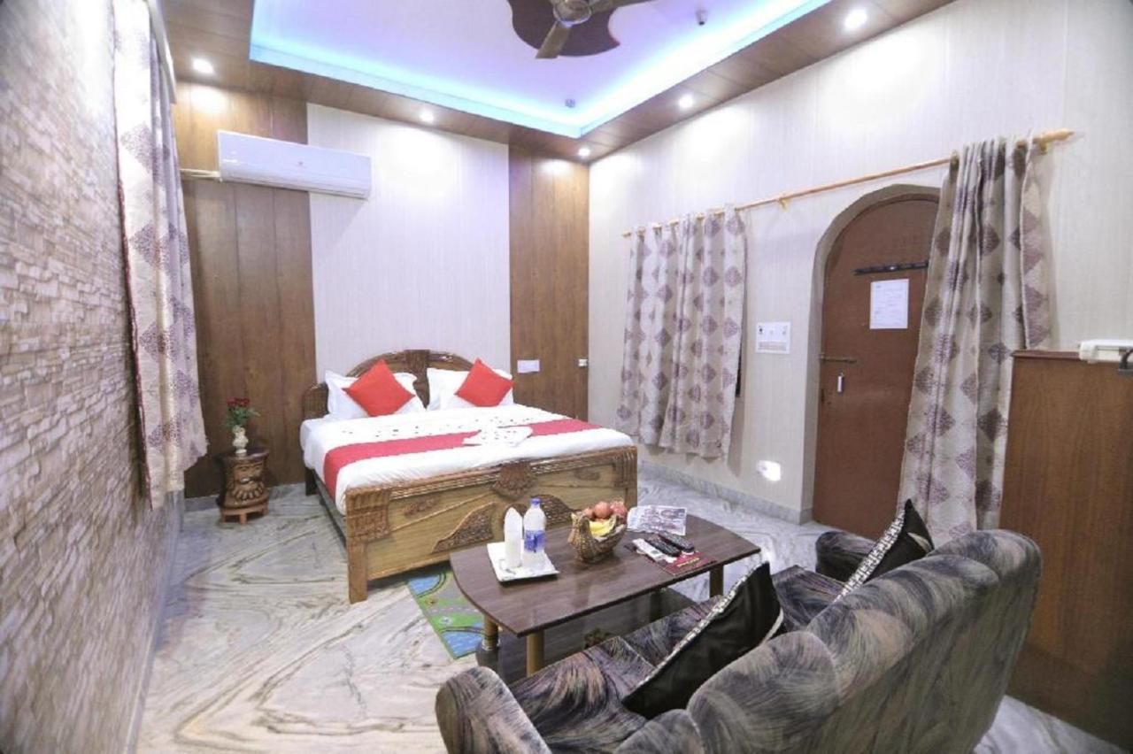 Hotel Rashmi Агра Екстериор снимка