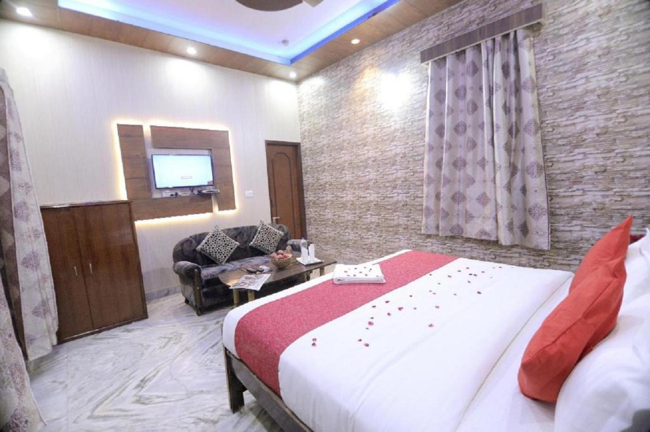 Hotel Rashmi Агра Екстериор снимка